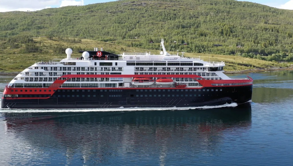 Alaska Inside Passage Cruise: Where Mountains Meet the Sea