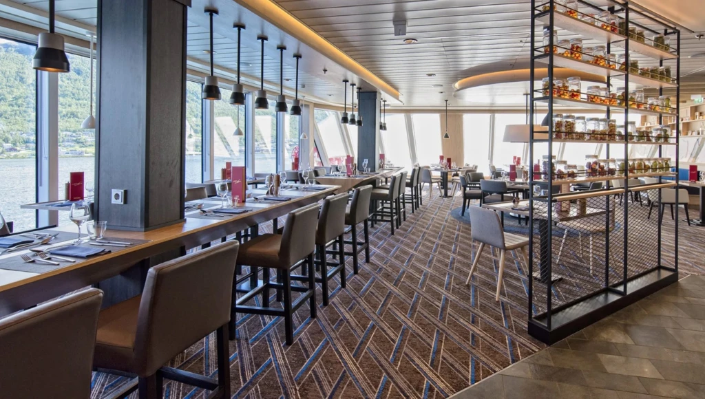 Alaska Inside Passage Cruise: Where Mountains Meet the Sea