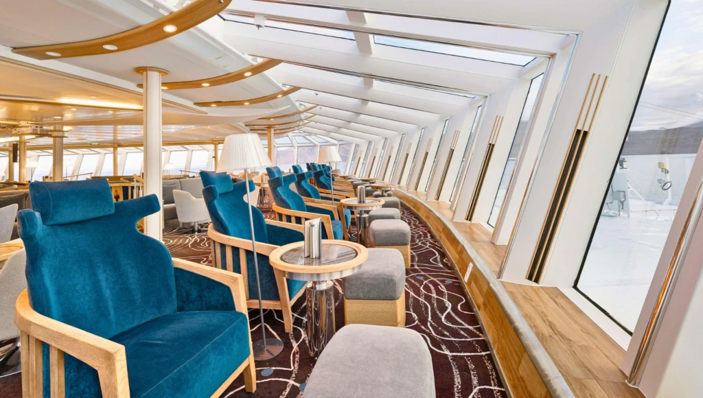 Arctic Island Odyssey: exploring the fjords of Spitzbergen, the icebergs of Greenland and Icelandic traditions