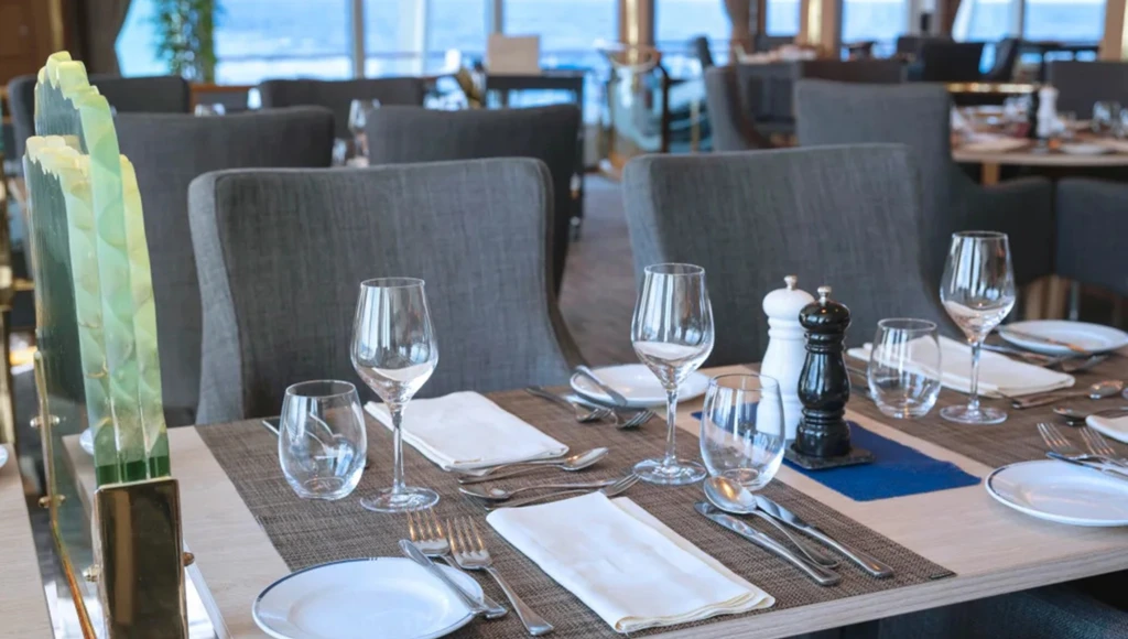 Printemps polaire : Spitzberg, Lofoten et fjords norvégiens au départ de Douvres