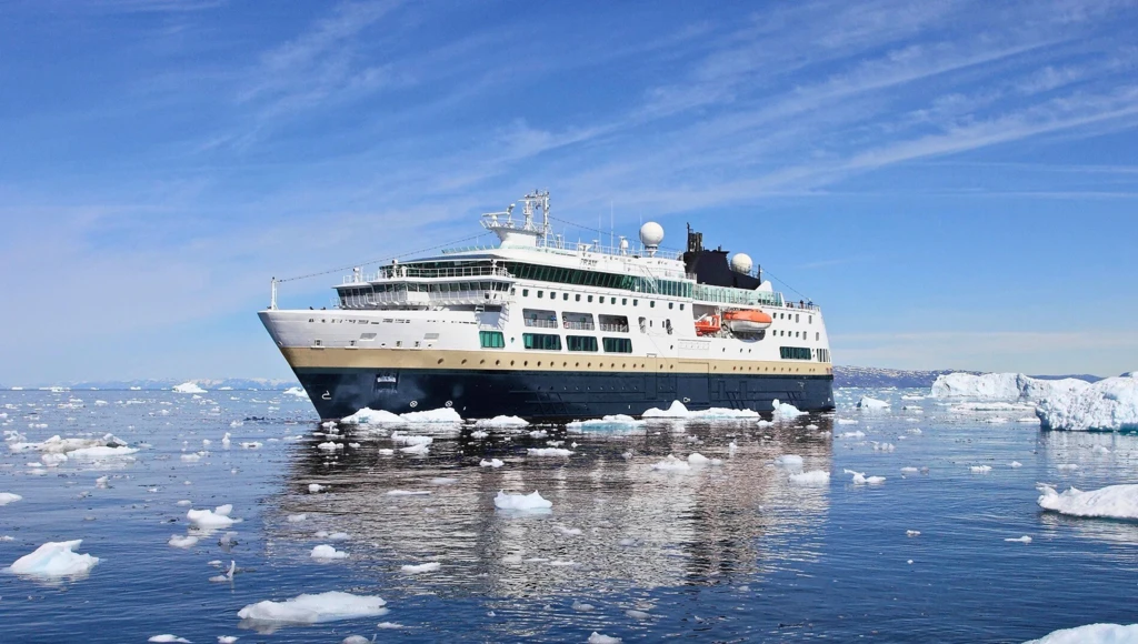 Arctic Island Odyssey: exploring the fjords of Spitzbergen, the icebergs of Greenland and Icelandic traditions