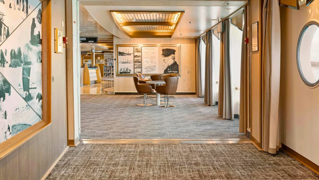 Arctic Island Odyssey: exploring the fjords of Spitzbergen, the icebergs of Greenland and Icelandic traditions