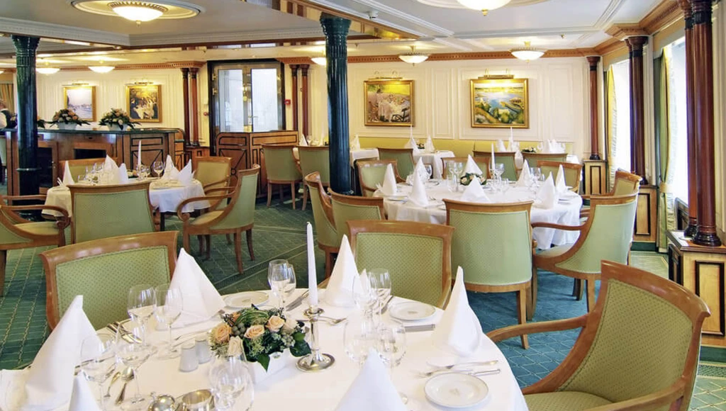 Kreuzfahrt auf der Sonnenseite des Lebens zwischen den Stränden und Regenwäldern der Kleinen Antillen