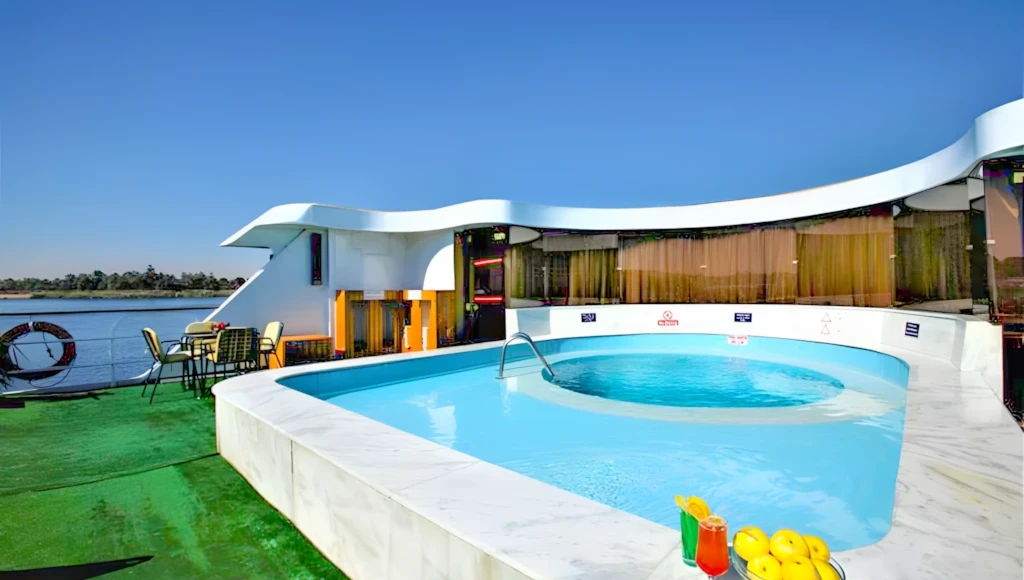 Crucero de 15 días con todo incluido por Egipto