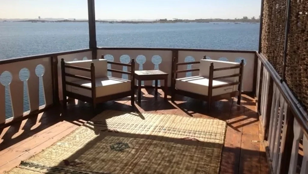 Tranquil cruise on Lake Nasser: discovering the palaces and temples of Nubia