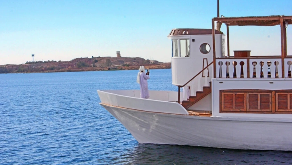 Tranquil cruise on Lake Nasser: discovering the palaces and temples of Nubia