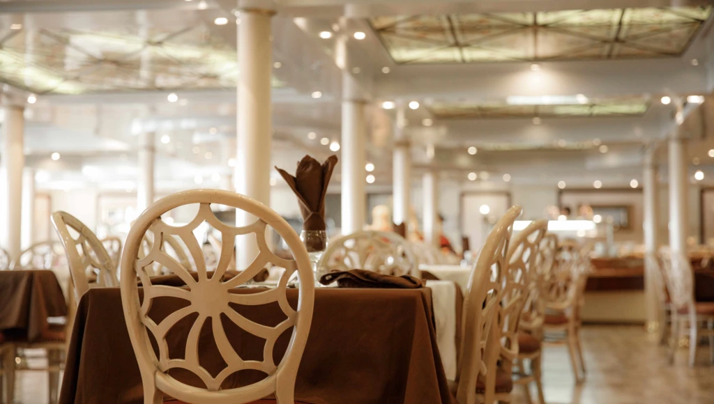 Trugbilder der Wüste und Spiegelbilder des Nils: Kreuzfahrt auf dem heiligen Fluss und Aufenthalt in Kairo