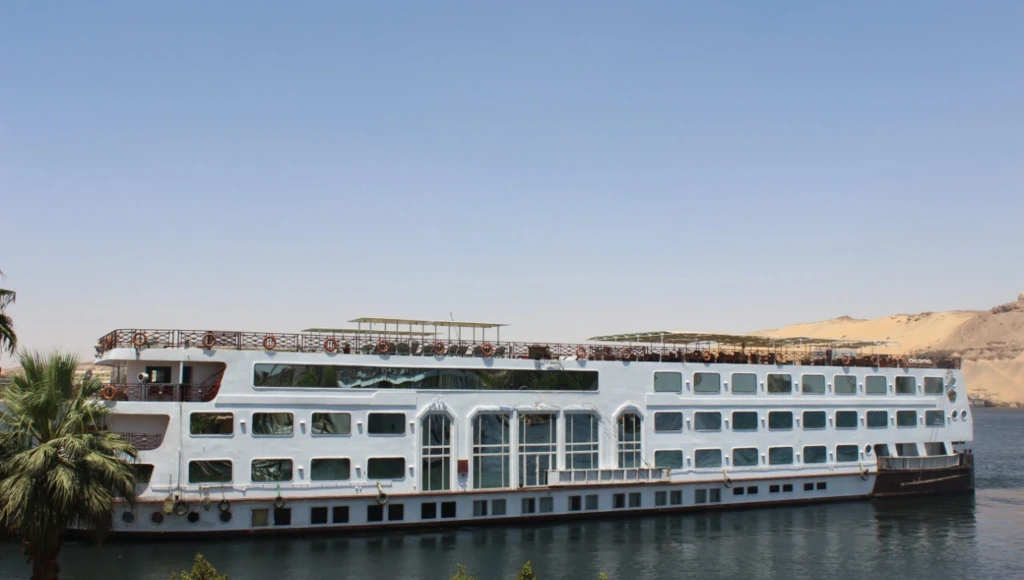 Trugbilder der Wüste und Spiegelbilder des Nils: Kreuzfahrt auf dem heiligen Fluss und Aufenthalt in Kairo