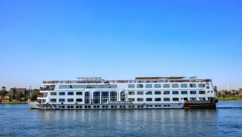 Trugbilder der Wüste und Spiegelbilder des Nils: Kreuzfahrt auf dem heiligen Fluss und Aufenthalt in Kairo