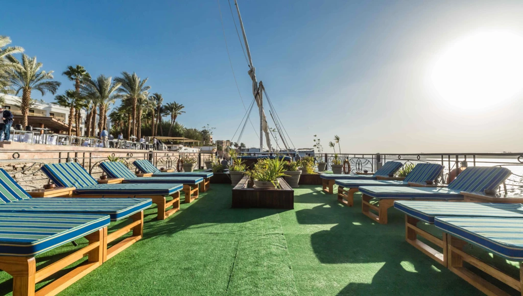 Un crucero mágico por el Nilo en dahabieh: entre valles, templos milenarios y tradiciones egipcias