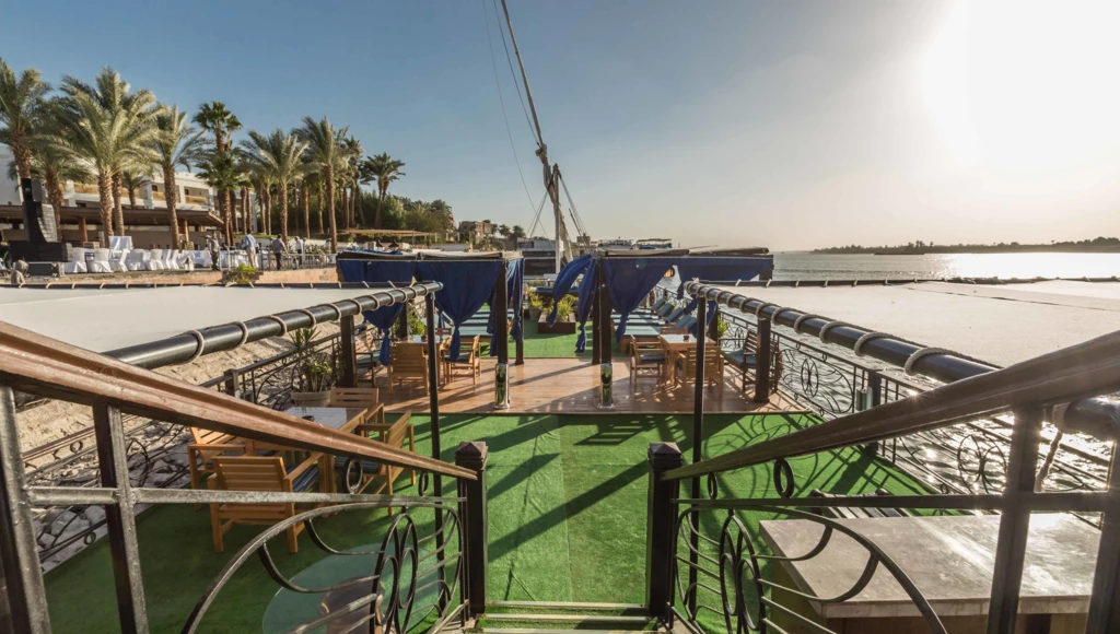 Un crucero mágico por el Nilo en dahabieh: entre valles, templos milenarios y tradiciones egipcias