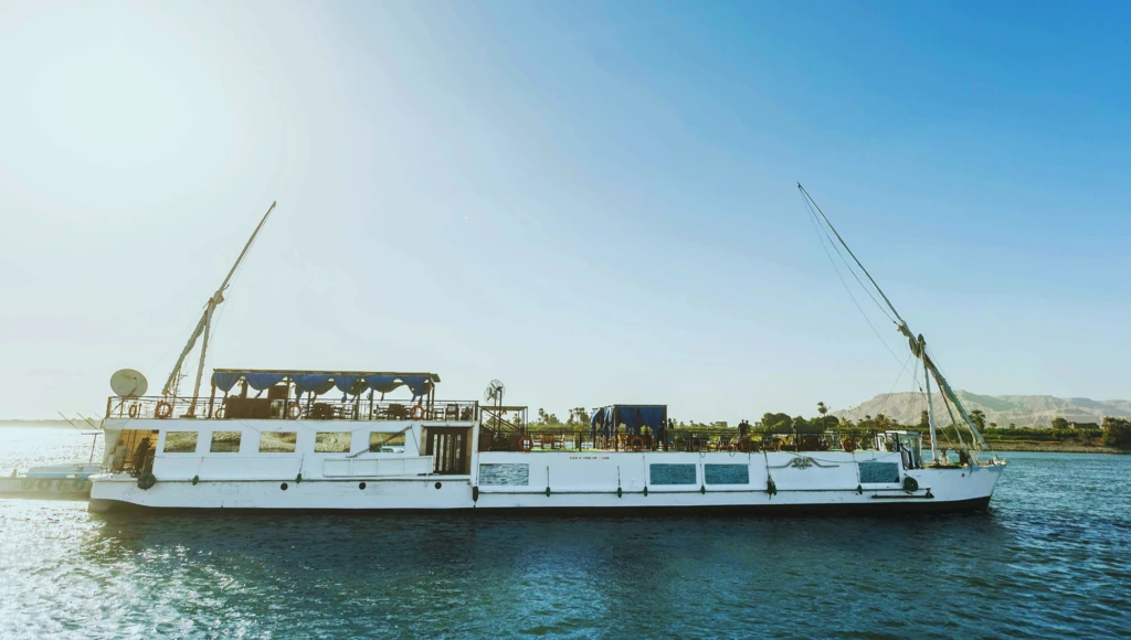 Un crucero mágico por el Nilo en dahabieh: entre valles, templos milenarios y tradiciones egipcias