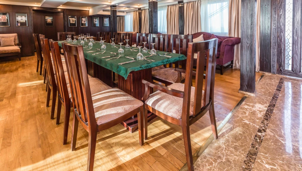 Un crucero mágico por el Nilo en dahabieh: entre valles, templos milenarios y tradiciones egipcias