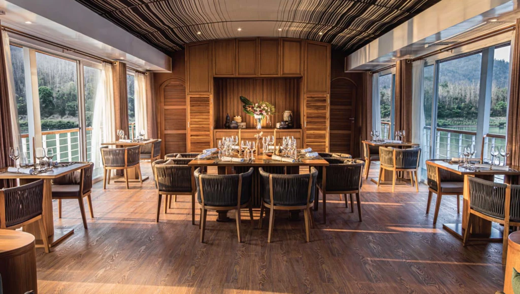 Il patrimonio e i costumi del Laos: un'affascinante crociera sul Mekong, con partenza da Vientiane