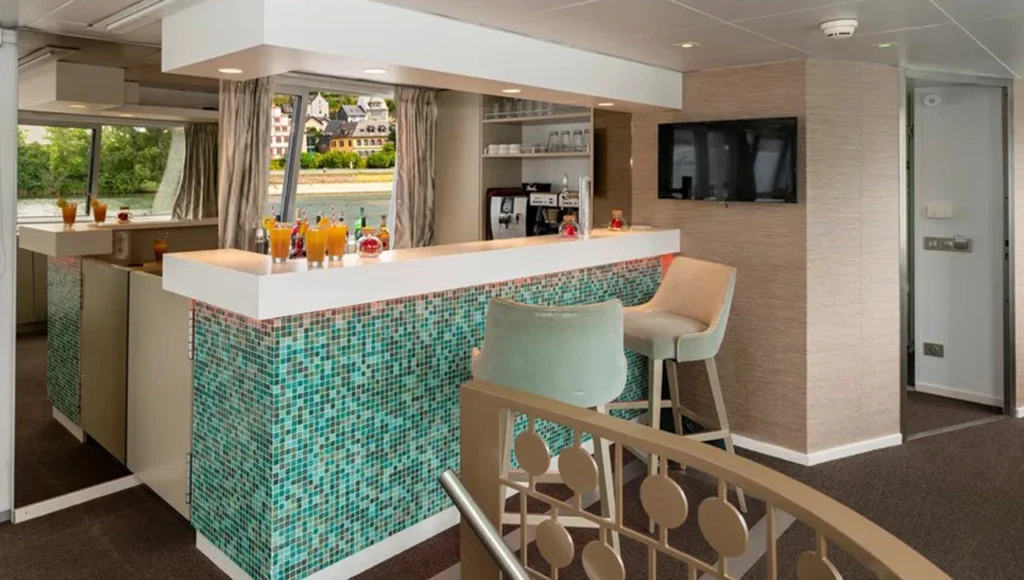 Magnificent cruise in the heart of the French terroir: between the Doubs valley and the Burgundy vineyards