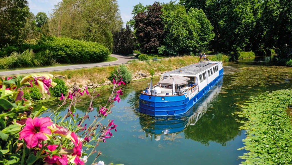 Magnificent cruise in the heart of the French terroir: between the Doubs valley and the Burgundy vineyards