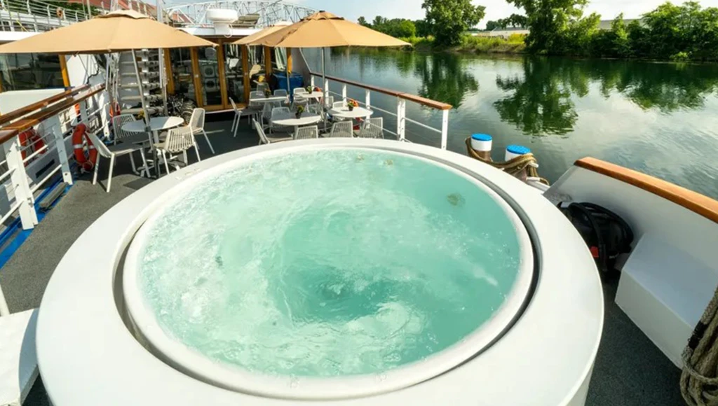 Magnificent cruise in the heart of the French terroir: between the Doubs valley and the Burgundy vineyards