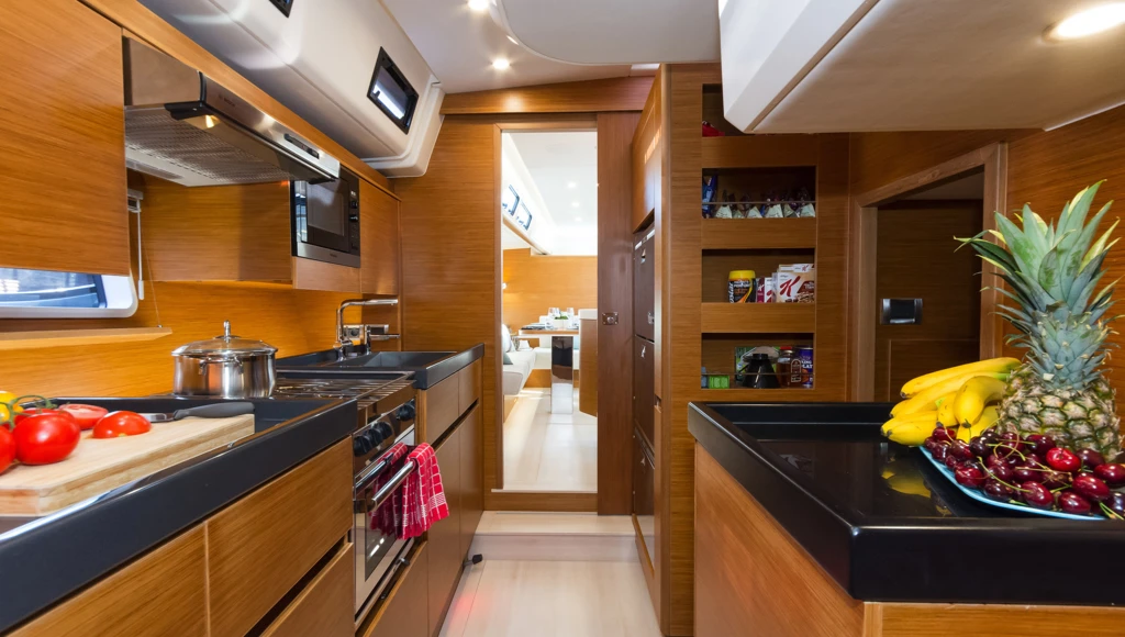 Croisière privatisée à la découverte des Cyclades, à bord d'un superbe voilier