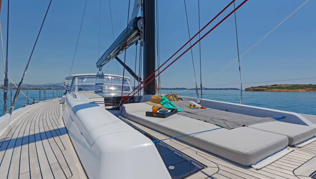 Croisière privatisée à la découverte des Cyclades, à bord d'un superbe voilier