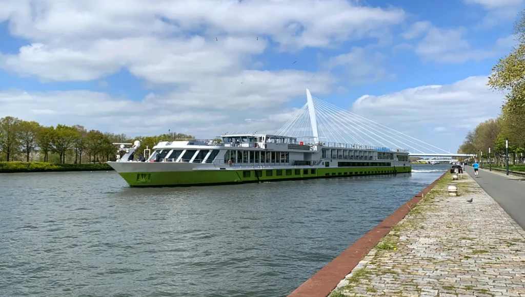 Rapsodia floral en el Rin: crucero de 5 días desde Colonia a Nimega, entre molinos, campos de tulipanes y ciudades artísticas