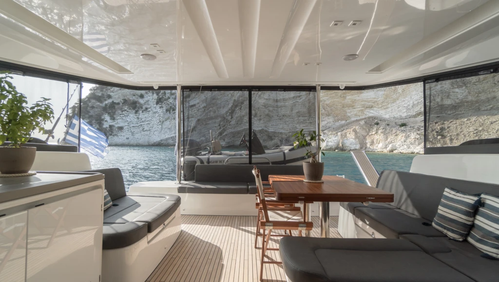 Cap sur les îles Ioniennes : une croisière privatisée à bord d'un magnifique catamaran