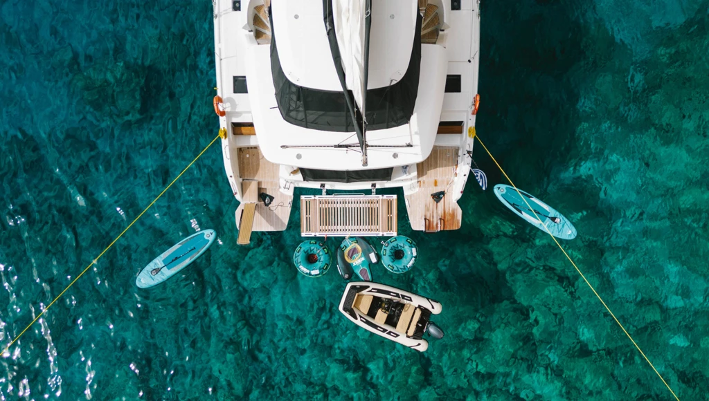 Cap sur les îles Ioniennes : une croisière privatisée à bord d'un magnifique catamaran