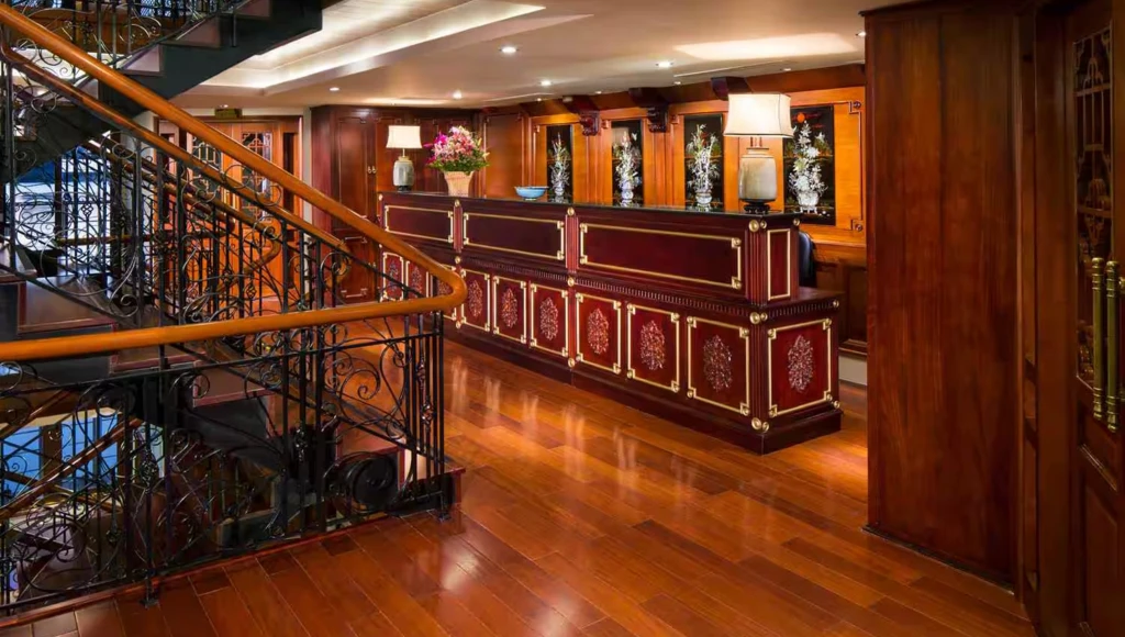 Odyssée culturelle en Indochine, entre villages ruraux, pagodes historiques et marchés colorés