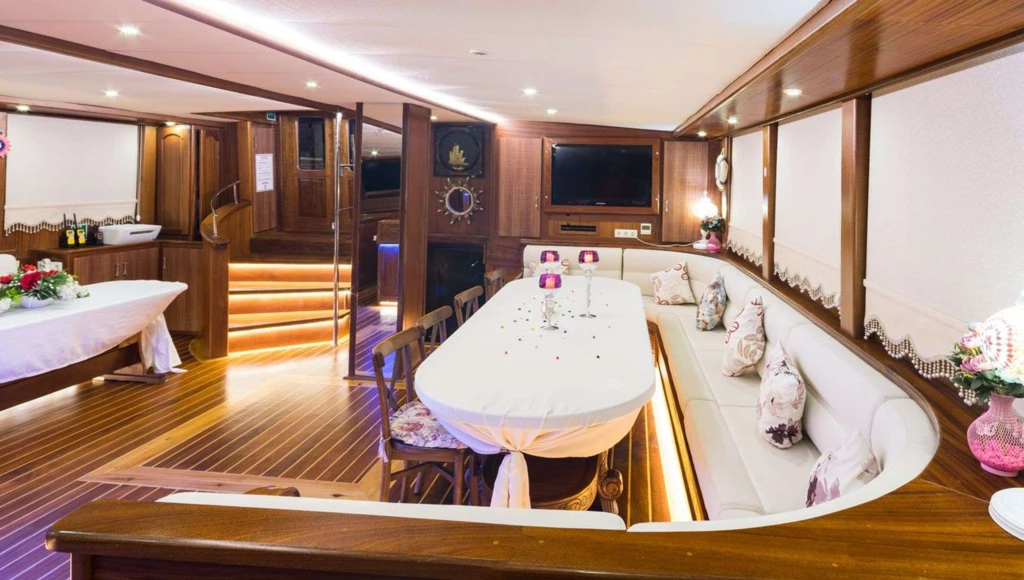 Splendours and delights of the Turquoise Coast on a private cruise aboard a traditional gulet