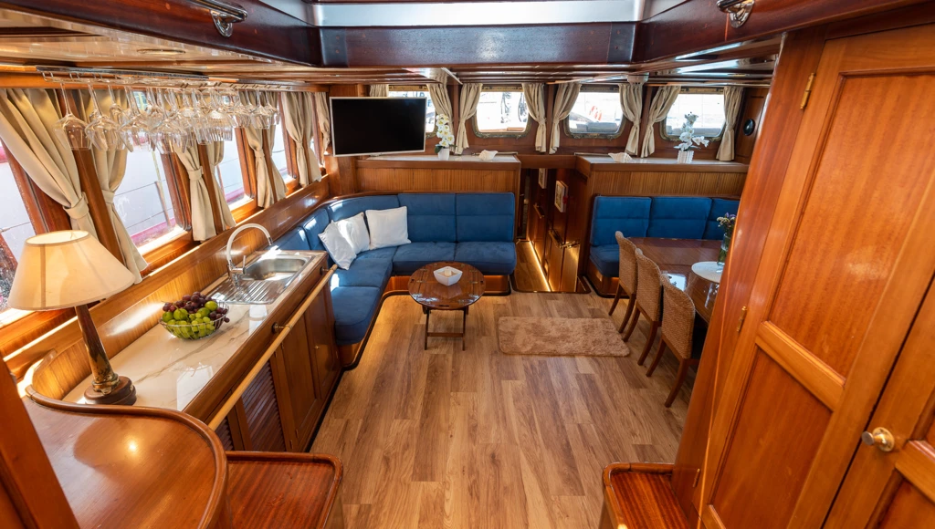 Croisière privée de luxe en Croatie : l'Adriatique en caïque, entre charme et élégance