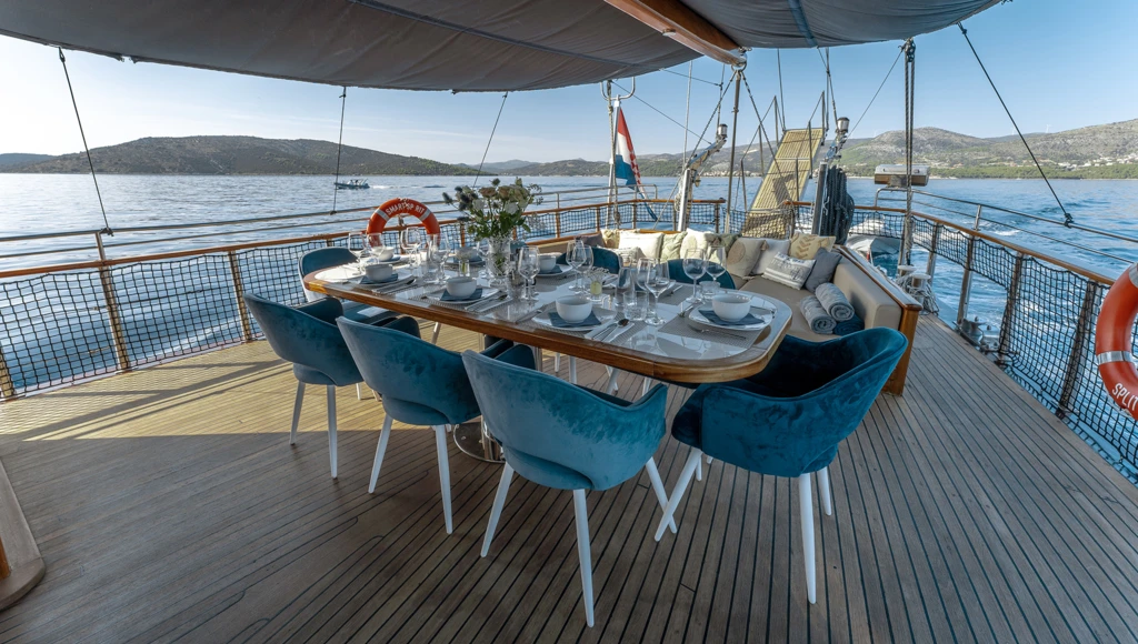 Croisière privée de luxe en Croatie : l'Adriatique en caïque, entre charme et élégance