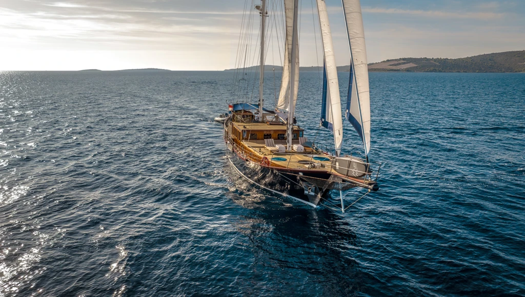 Croisière privée de luxe en Croatie : l'Adriatique en caïque, entre charme et élégance