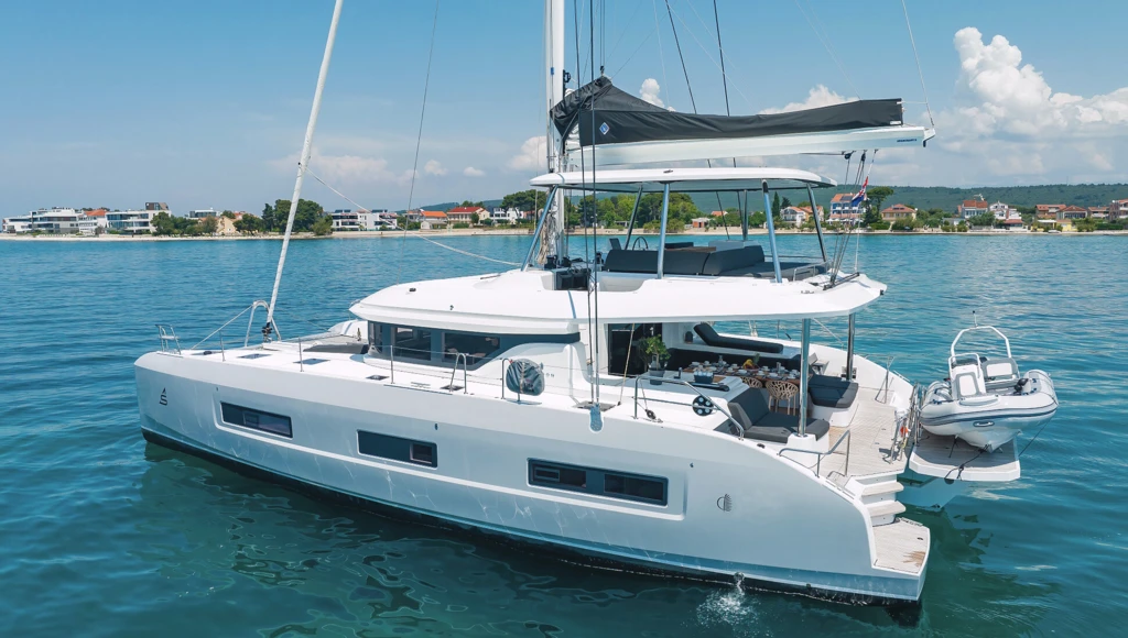 La dolce vita in Dalmazia: crociera privata a bordo di uno splendido catamarano e piaceri locali