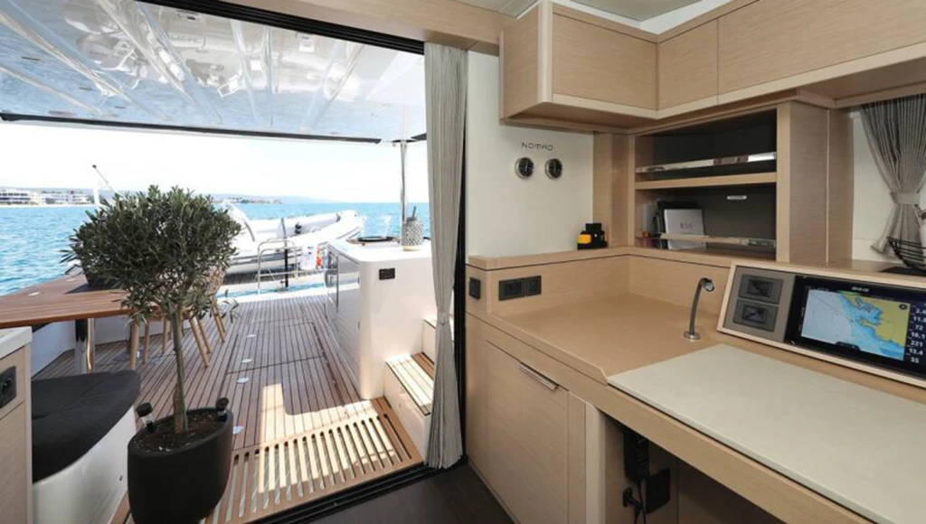 La dolce vita in Dalmazia: crociera privata a bordo di uno splendido catamarano e piaceri locali