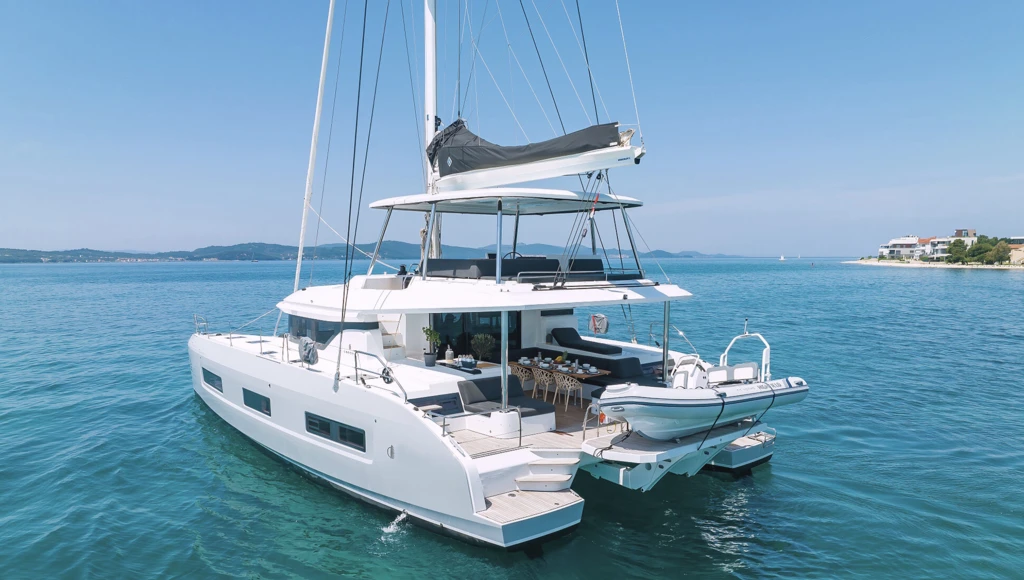 La dolce vita in Dalmazia: crociera privata a bordo di uno splendido catamarano e piaceri locali