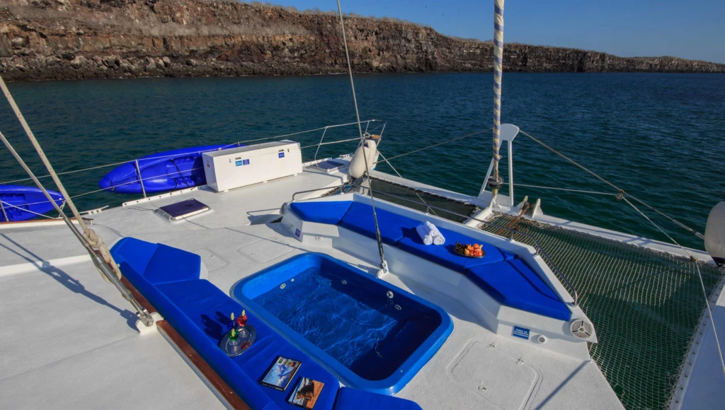 Galápagos: 4-day catamaran cruise through a unique nature sanctuary, from Bachas to Santa Cruz
