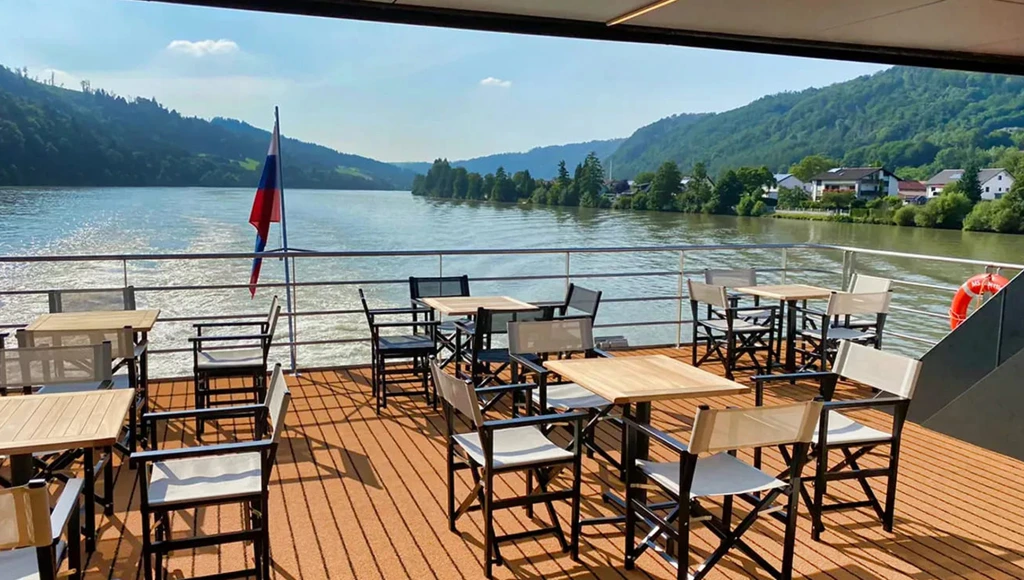 Festive Christmas on the Danube from Vienna