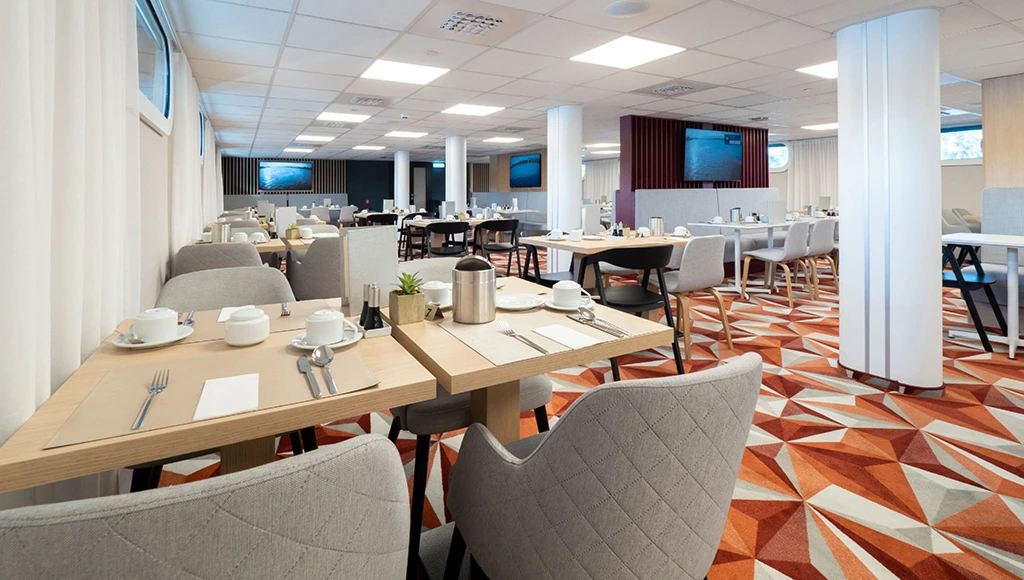 Festive Christmas on the Danube from Vienna