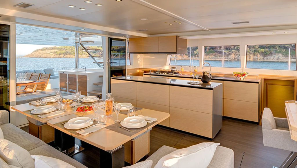 Crociera privata in completa privacy, alla scoperta dei tesori della Costiera Amalfitana e della mitica Capri