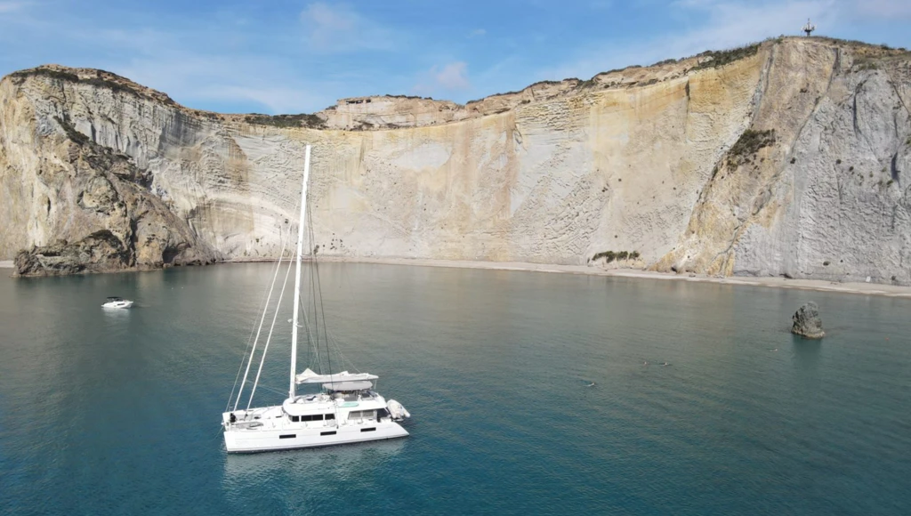 Crociera privata in completa privacy, alla scoperta dei tesori della Costiera Amalfitana e della mitica Capri