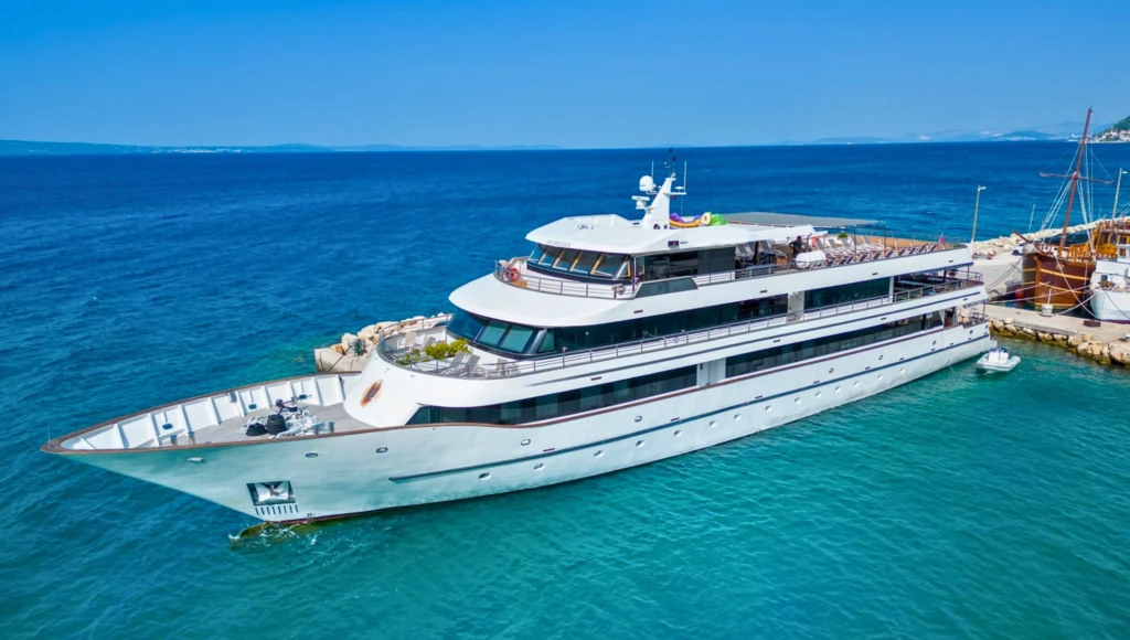 Delicias dálmatas: un interludio encantado entre calas secretas y ciudades históricas, de Dubrovnik a Trogir