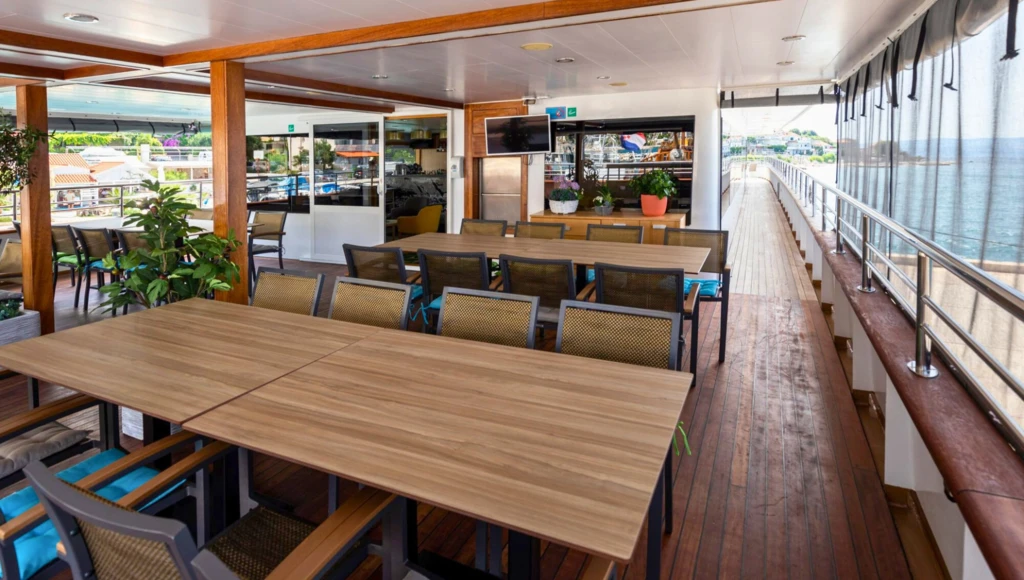 Delicias dálmatas: un interludio encantado entre calas secretas y ciudades históricas, de Dubrovnik a Trogir