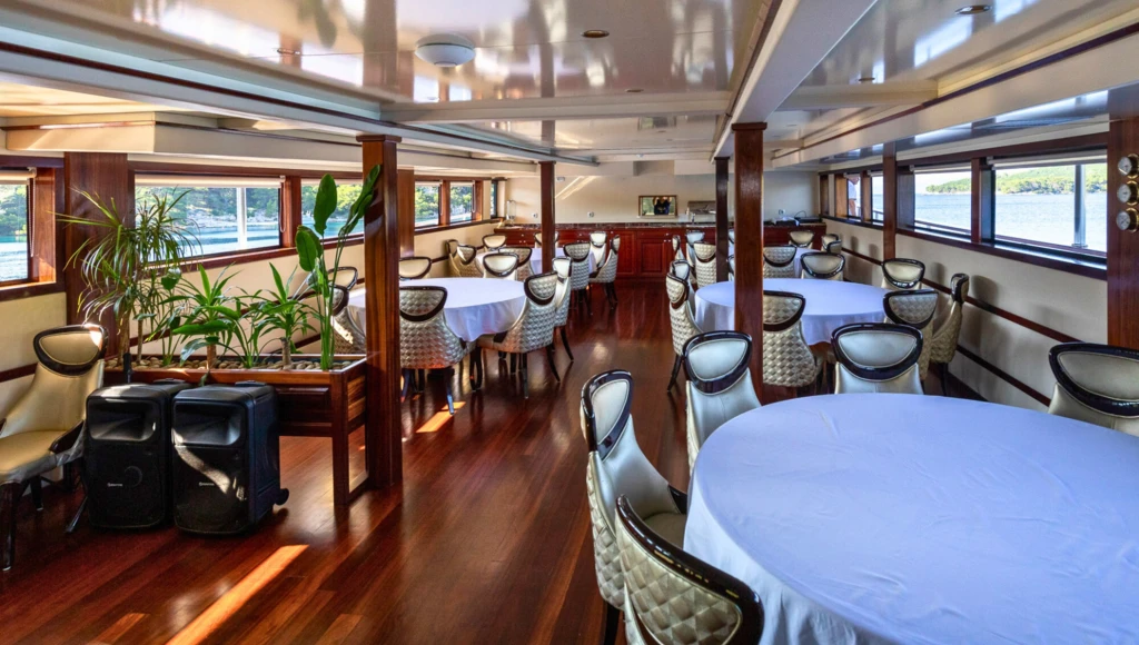 Delicias dálmatas: un interludio encantado entre calas secretas y ciudades históricas, de Dubrovnik a Trogir