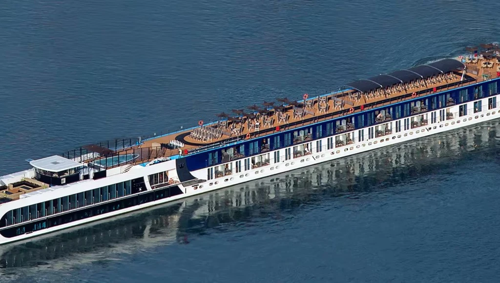 Weingenuss unter den Farben und Aromen der Provence: zwischen sonnigen Weinbergen und französischen Spezialitäten