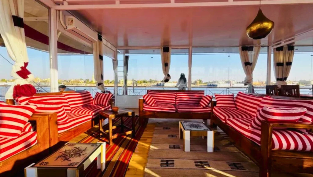 Croisière en Dahabieh sur les eaux sacrées du Nil : une épopée égyptienne, du temple de Karnak aux rives d’Assouan