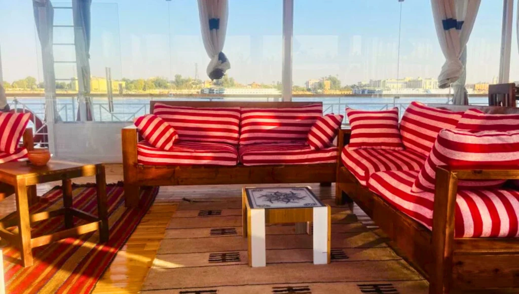 Croisière en Dahabieh sur les eaux sacrées du Nil : une épopée égyptienne, du temple de Karnak aux rives d’Assouan