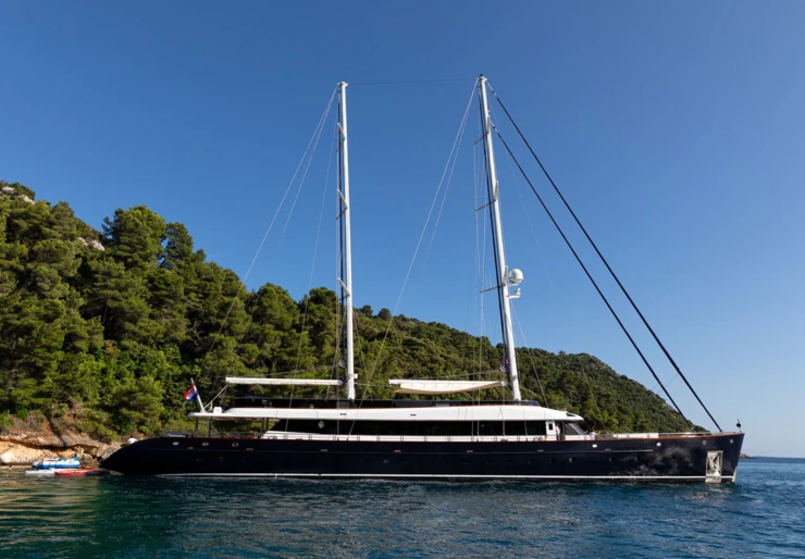 Clase Azul Dugi Rat - Port Krilo Jesenice | Clase Azul