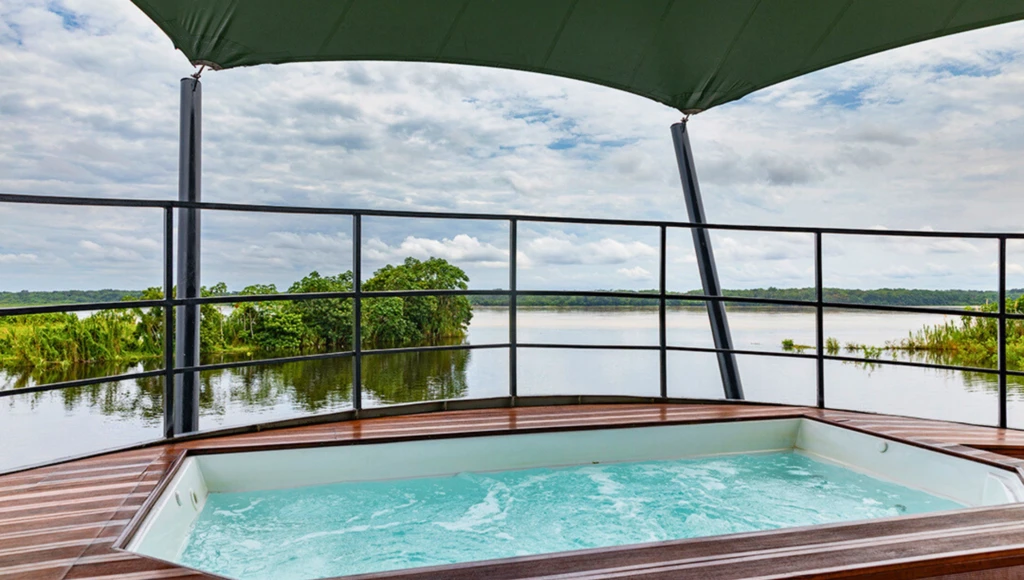 Sur les traces des dauphins roses : croisière de 8 jours en Amazonie entre Marañon et Ucayali