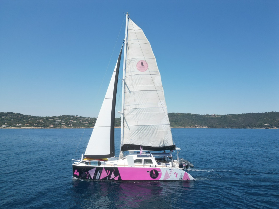 Catamaran EN 62Ft