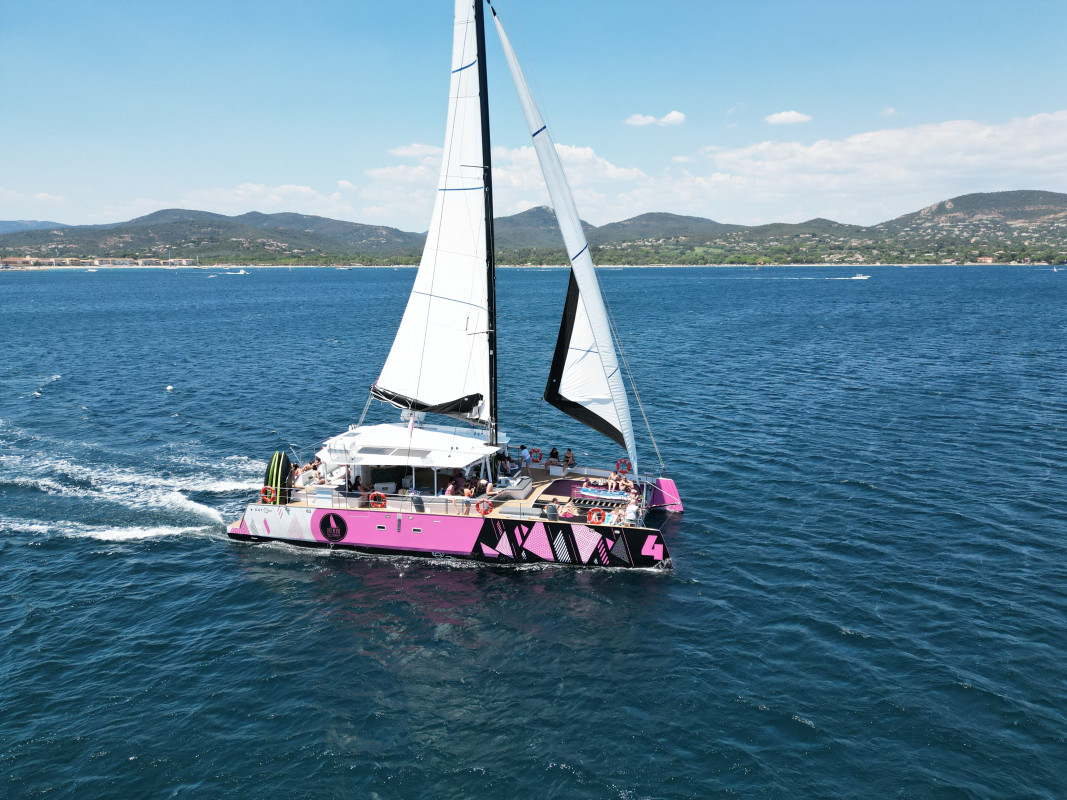 Catamaran EN 65Ft