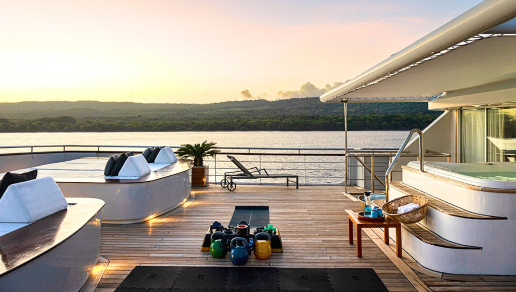 12-tägige Odyssee durch die indonesischen Inseln: Zwischen spektakulären Tauchgängen, einzigartiger Tierwelt und lokalen Traditionen